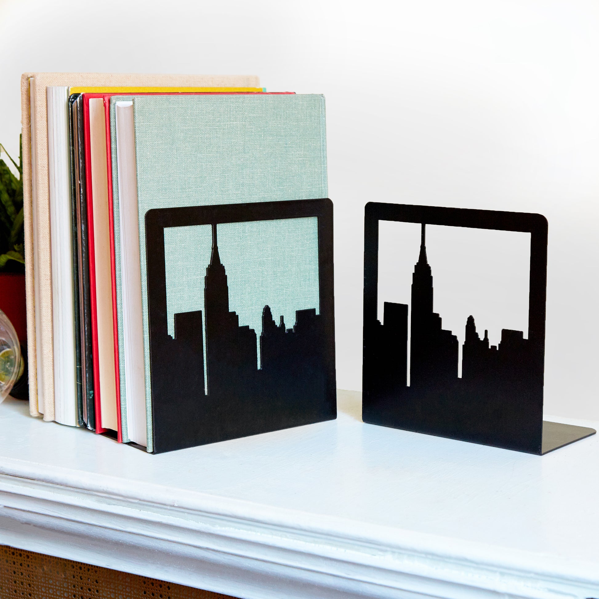 NYC skyline metal bookend – modern decorative bookshelf accessory